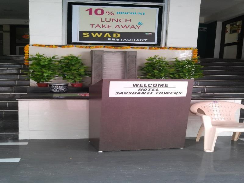 Hotel Savshanti Towers Vadodara Esterno foto